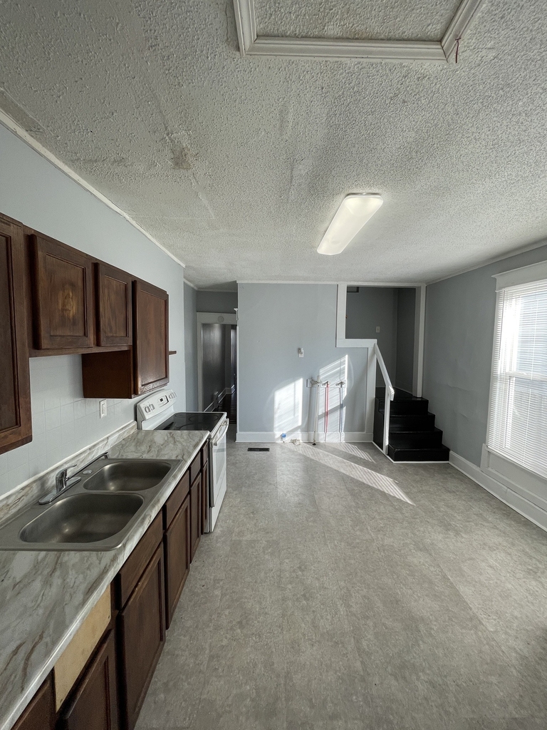 642 Jefferson Avenue - Photo 7