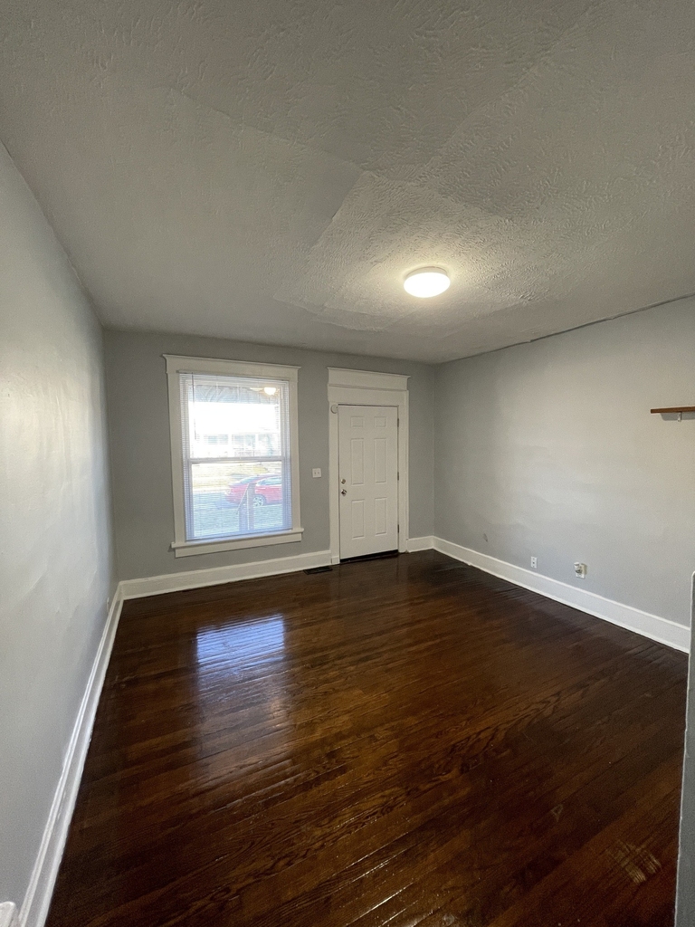 642 Jefferson Avenue - Photo 3