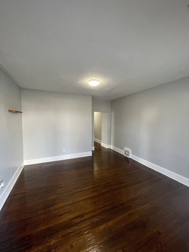 642 Jefferson Avenue - Photo 2