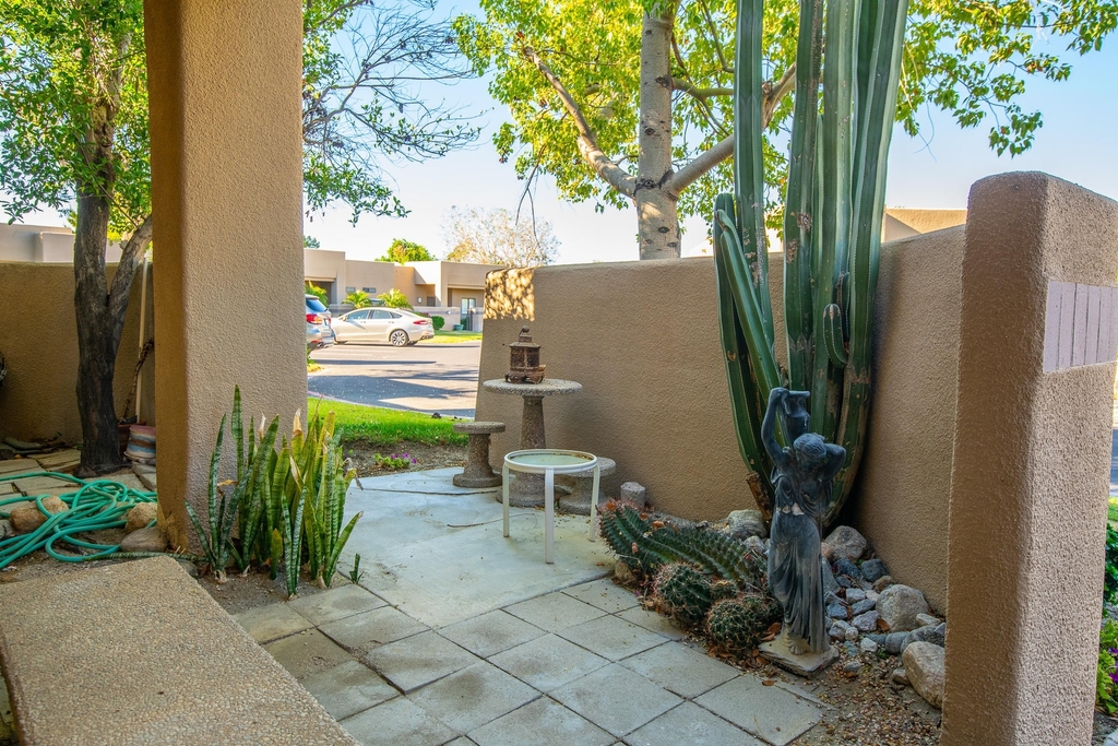 28602 Taos Court - Photo 2