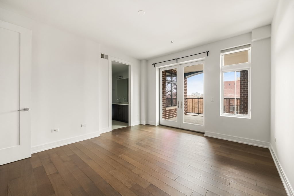 434 W Melrose Street - Photo 8