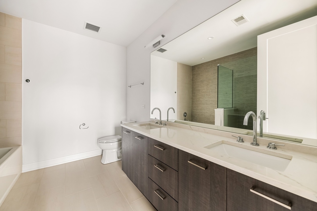 434 W Melrose Street - Photo 10