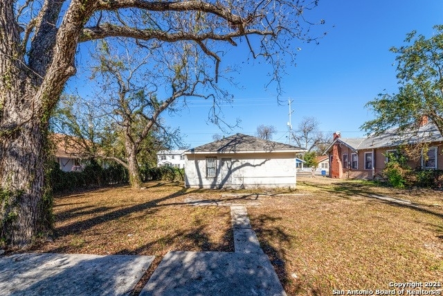 2514 E Houston St - Photo 15