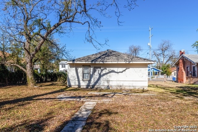 2514 E Houston St - Photo 16