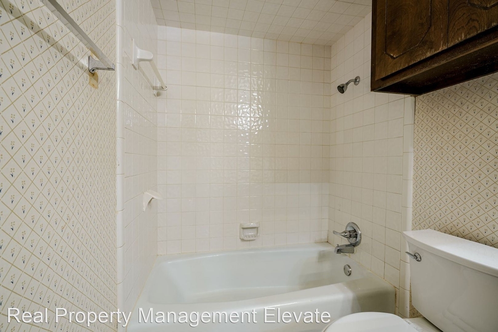 6915 Spinnaker Lane - Photo 20