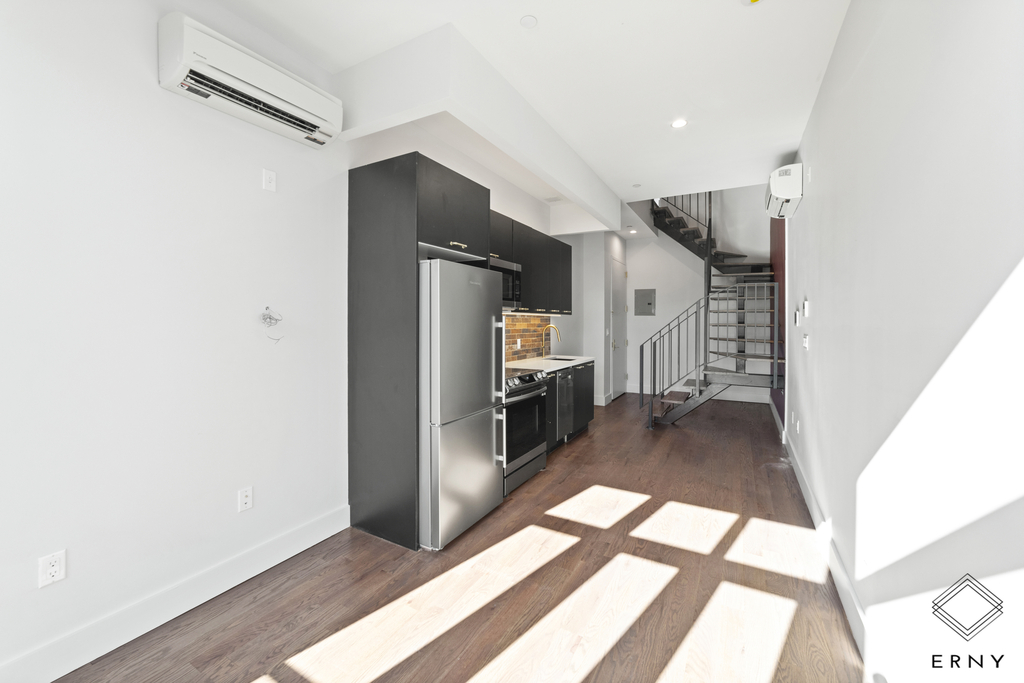 97 Varet Street - Photo 10