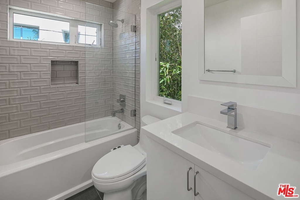 6615 Leland Way - Photo 26