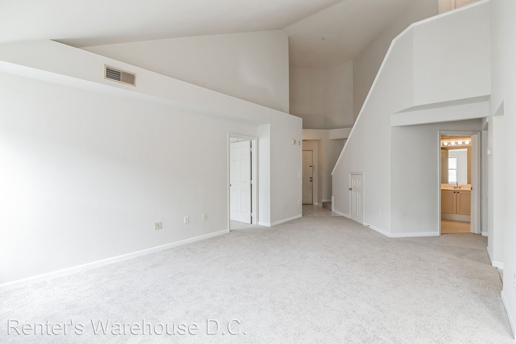 5921 Founders Crossing Ct #302 - Photo 21