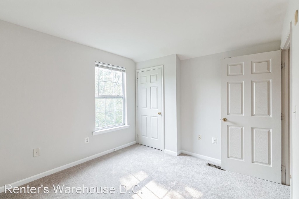 5921 Founders Crossing Ct #302 - Photo 26