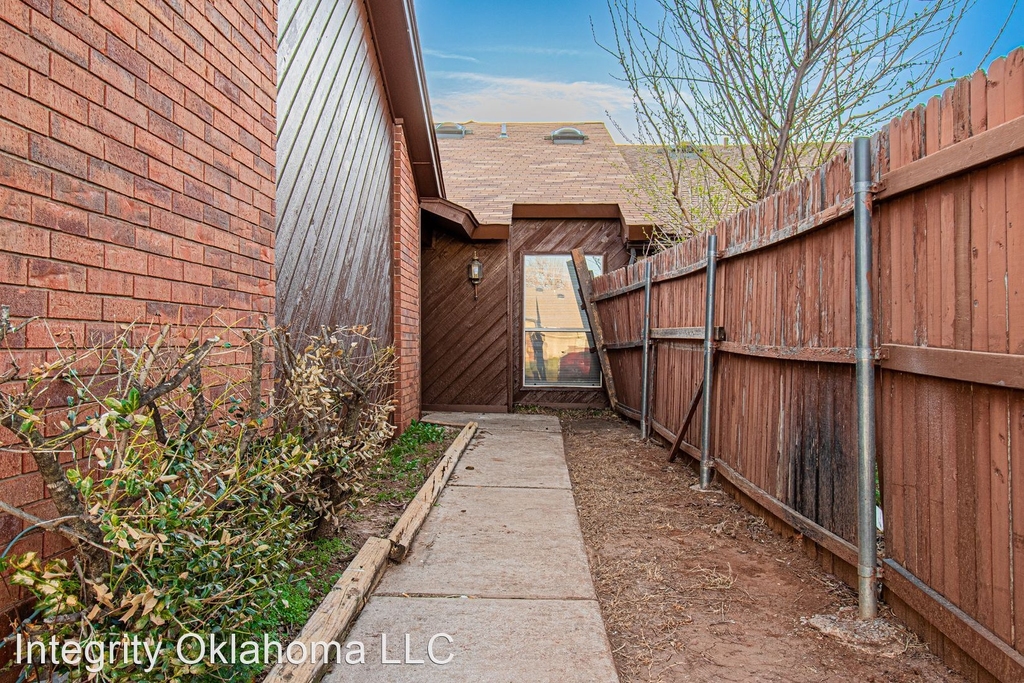 7401 Kings Manor Ct - Photo 9