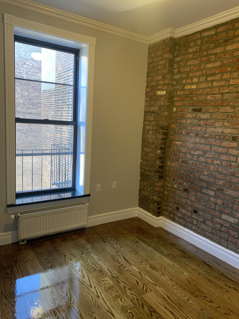 202 East 13th Street - Photo 6