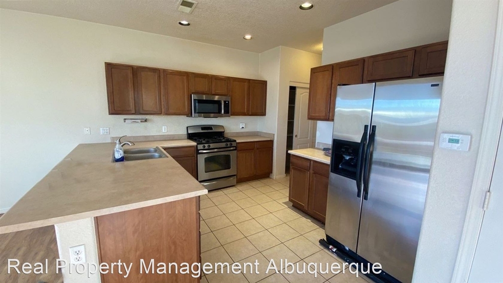 2051 Cortina Loop Se - Photo 1