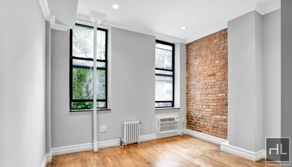 277 East 10th Street - Photo 3