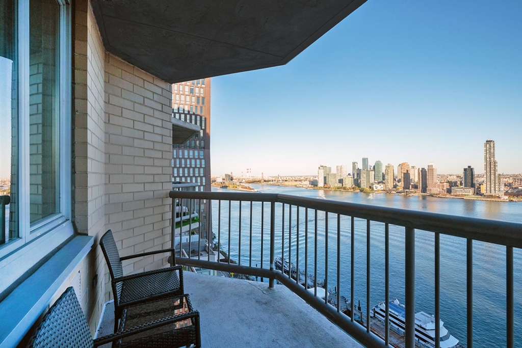 401 East 34th Street - Photo 6