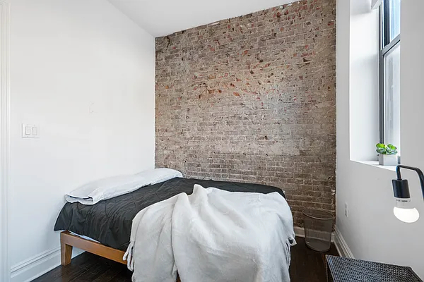 107 Greenpoint Avenue - Photo 3