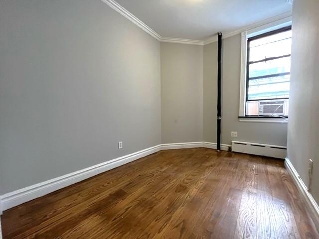 213 East 26th Street - Photo 5