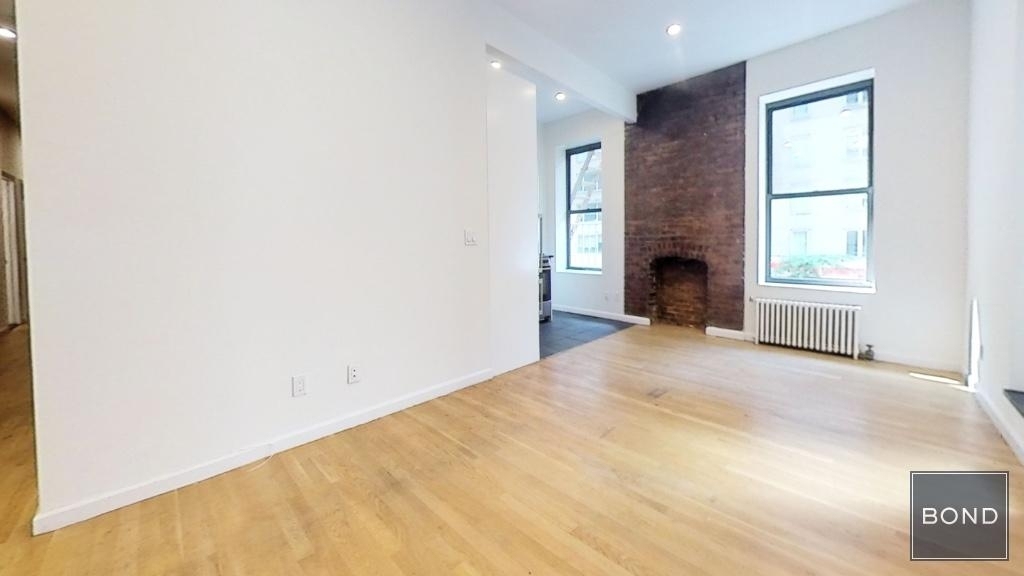 1297 Lexington Avenue - Photo 2