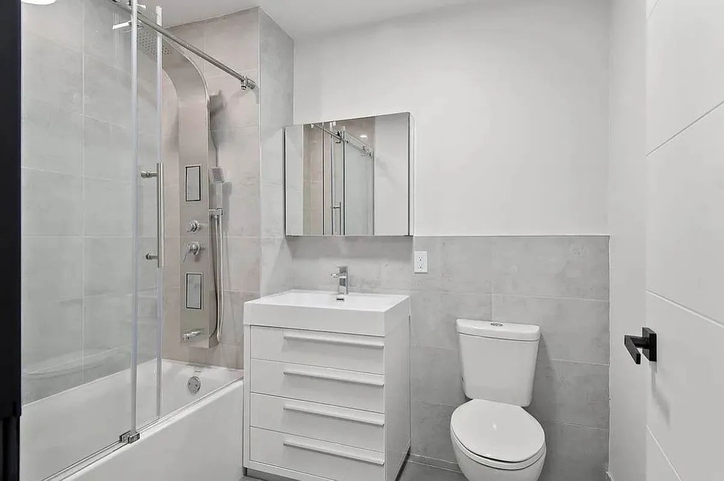 2733 East 12th Street - Photo 9