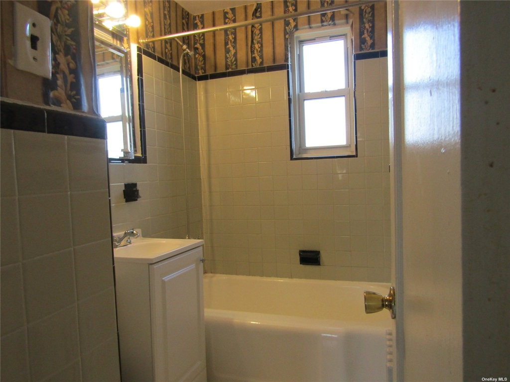 263-24 73rd Avenue - Photo 9