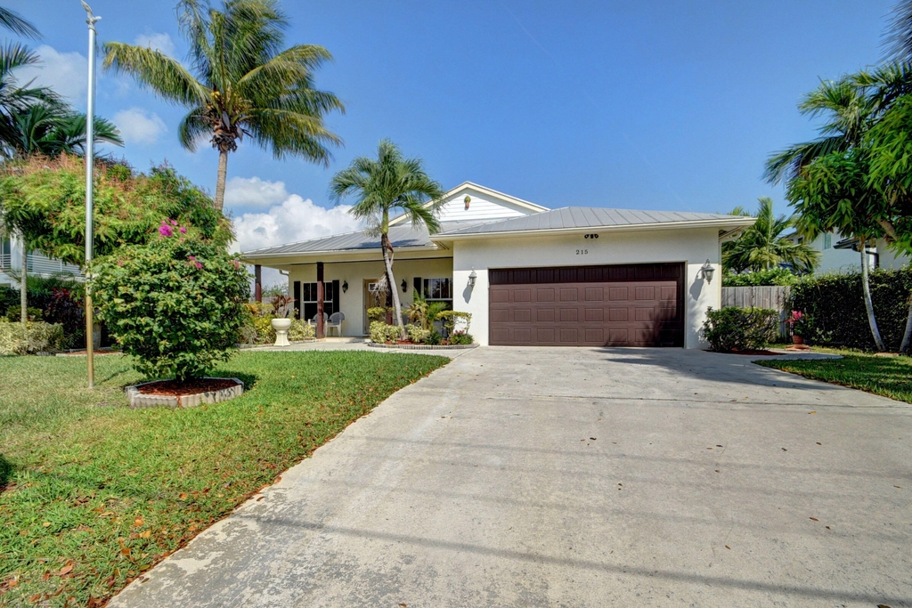 215 Gulfstream Boulevard - Photo 0