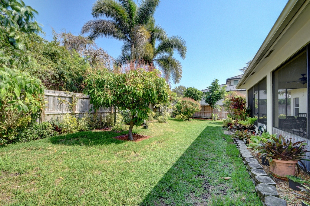 215 Gulfstream Boulevard - Photo 29