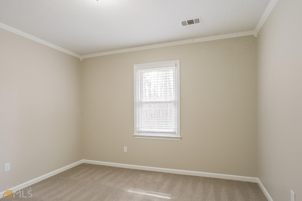 2440 Hillboro Circle - Photo 11