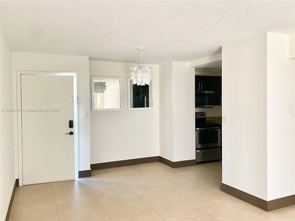 8870 Fontainebleau Blvd - Photo 20