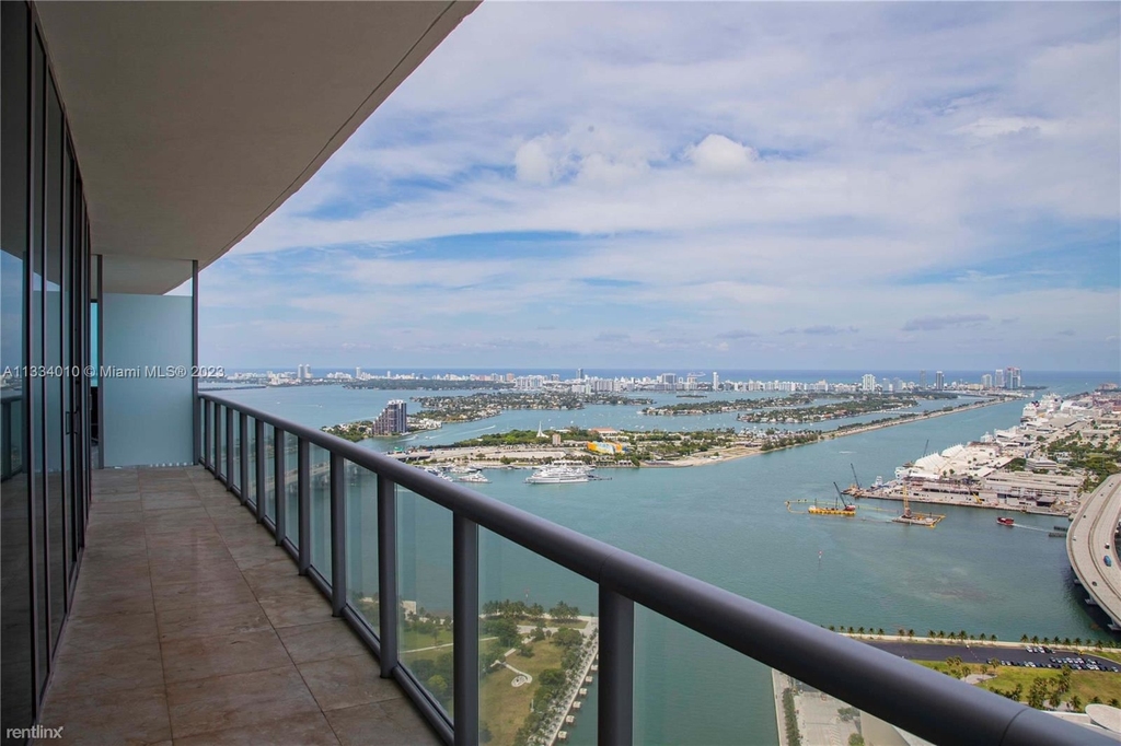 888 Biscayne Blvd Apt 5207 - Photo 8