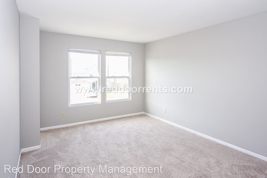 15448 Gallow Lane - Photo 17