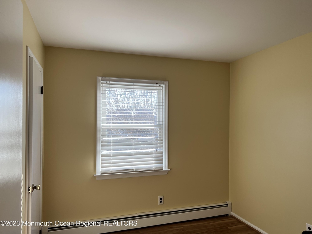 3430 Bergen Avenue - Photo 9