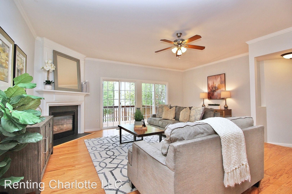 2940 Castleberry Court - Photo 2