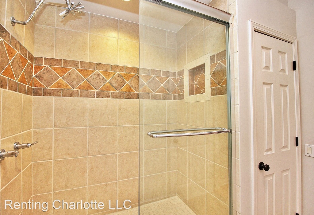 2940 Castleberry Court - Photo 31