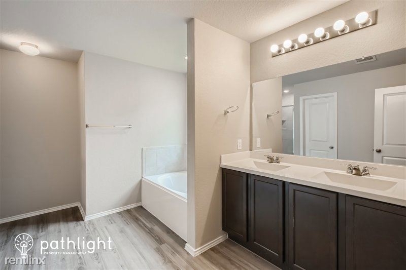 3914 Stanley Park Unit - Photo 13