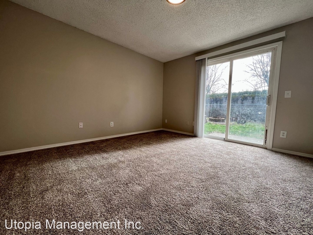 1720 Ne Meadows Pl - Photo 12