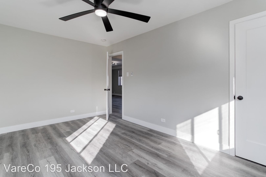 195 Jackson St - Photo 17