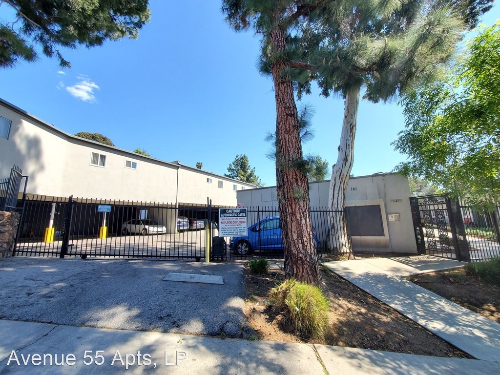 139 S. Ave. 55 - Photo 8