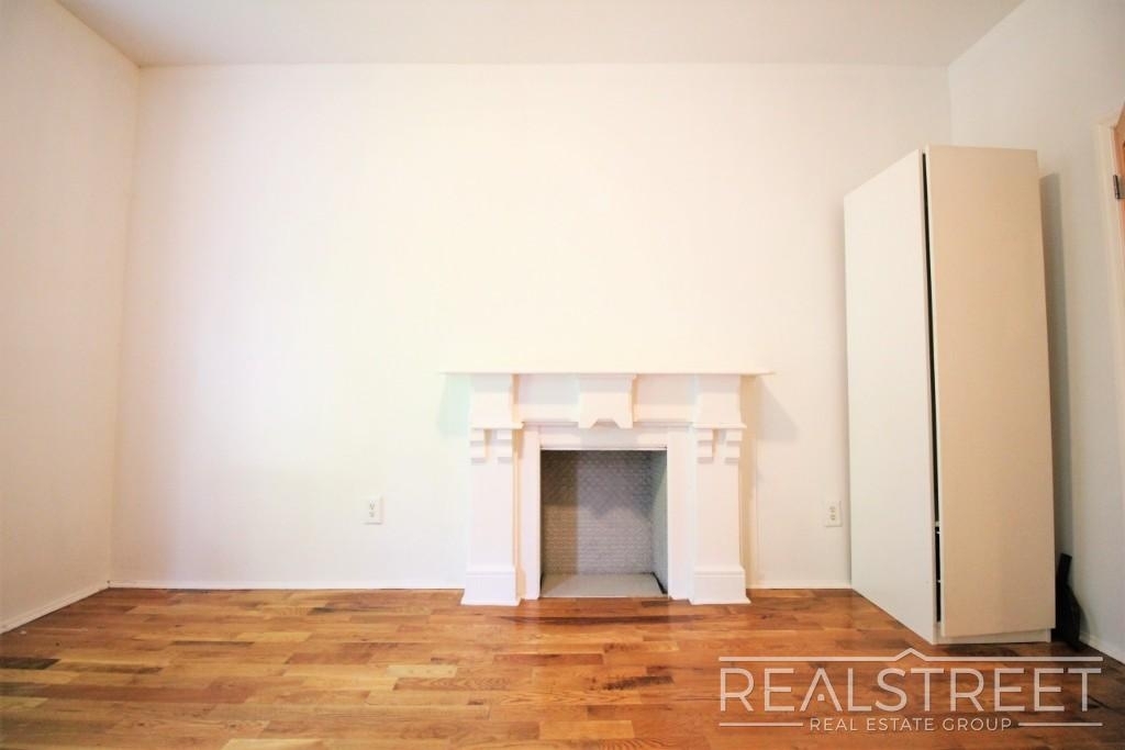 395 Jefferson Avenue - Photo 4