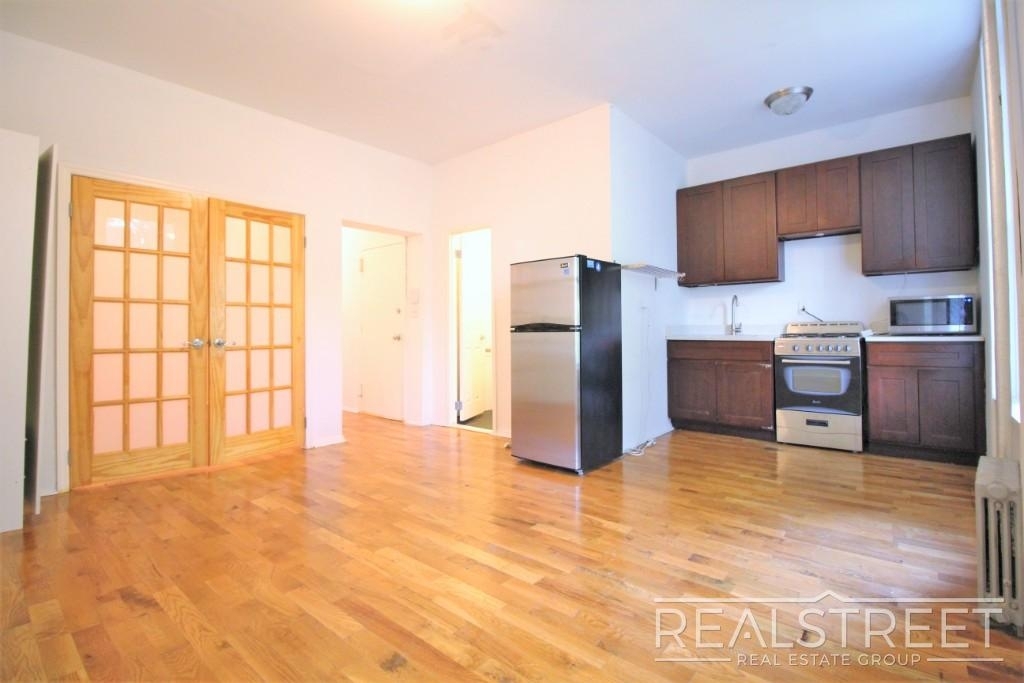 395 Jefferson Avenue - Photo 1