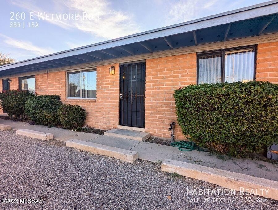 260 E Wetmore - Photo 1