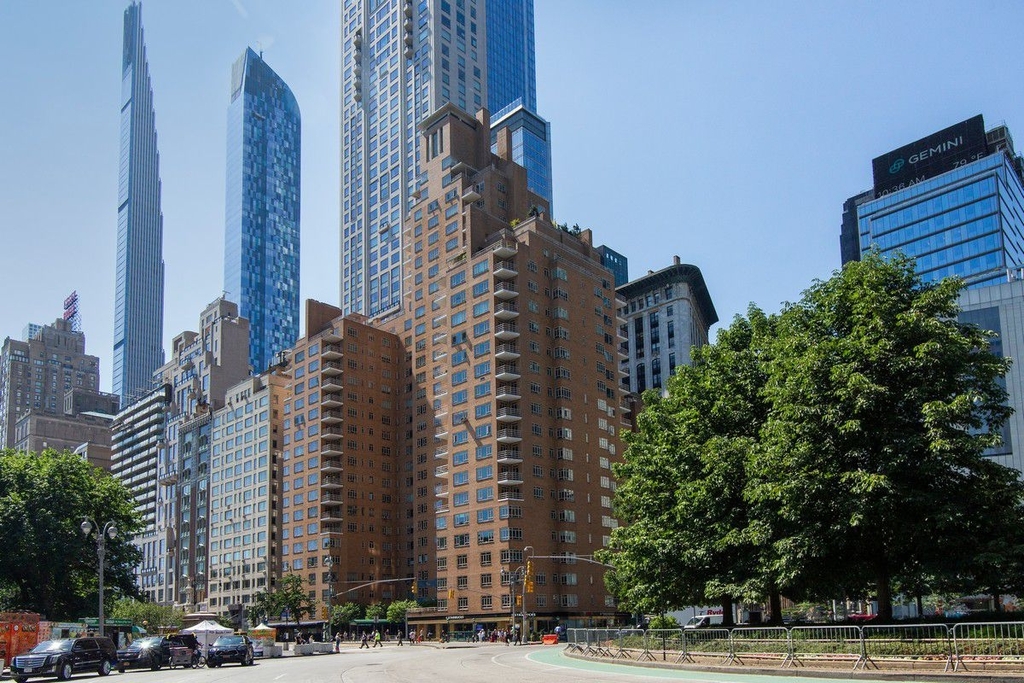 240 Central Park South - Photo 8