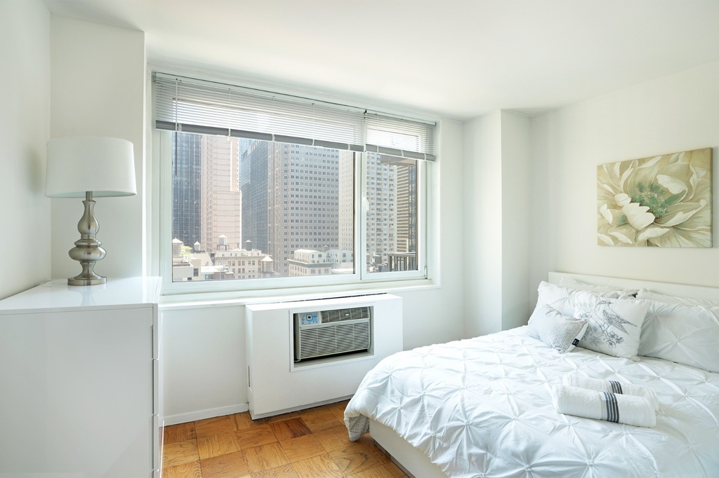 230 West West 55th Street - Photo 14