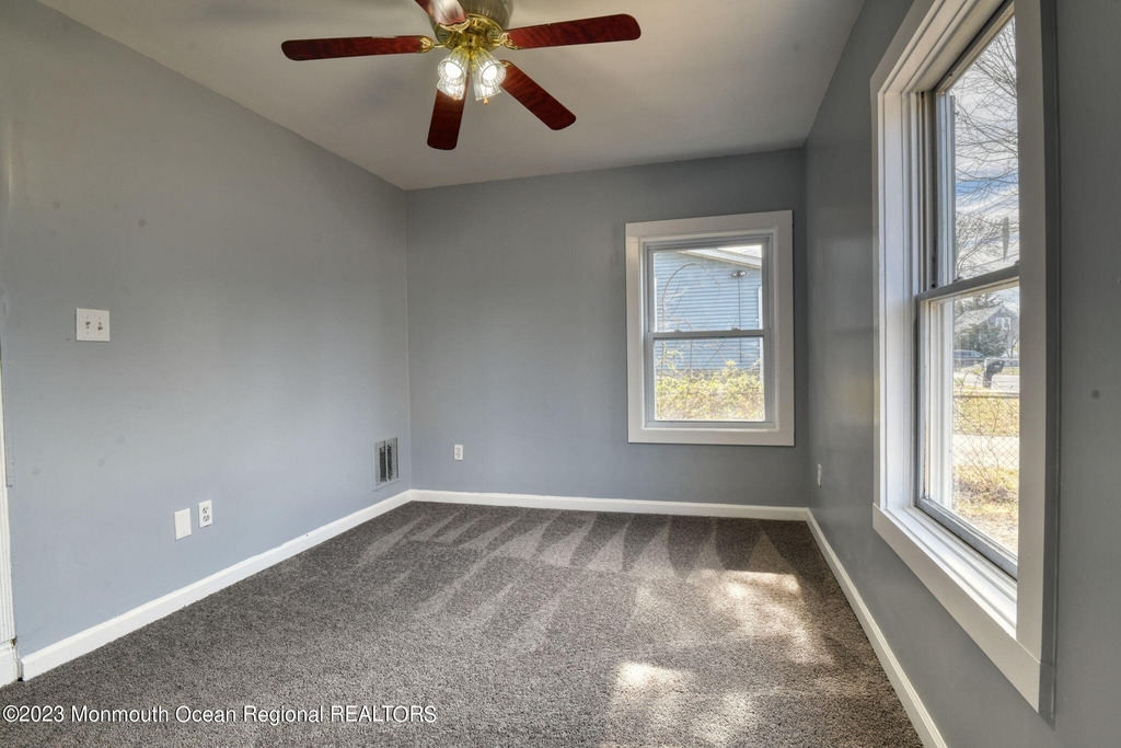 347 Ship Avenue - Photo 16