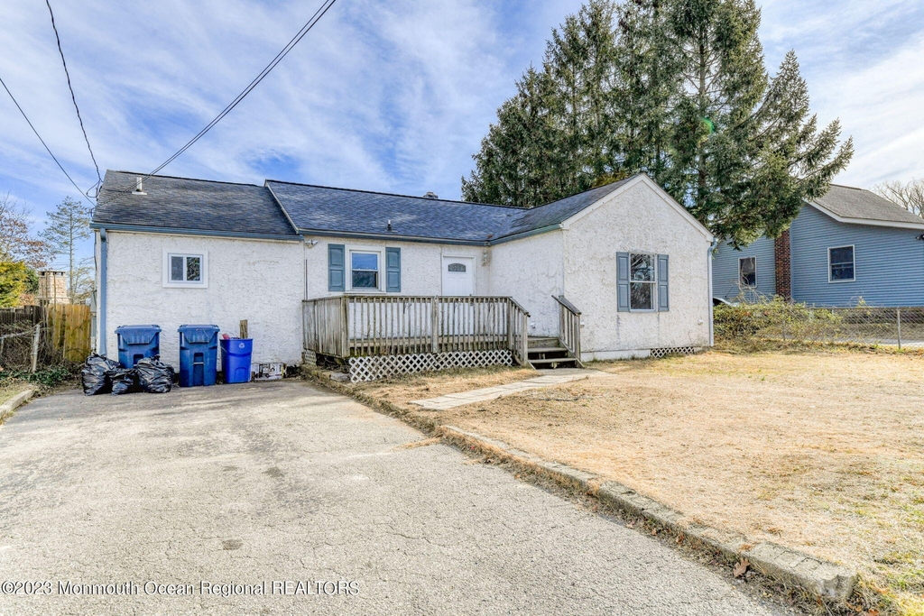 347 Ship Avenue - Photo 2