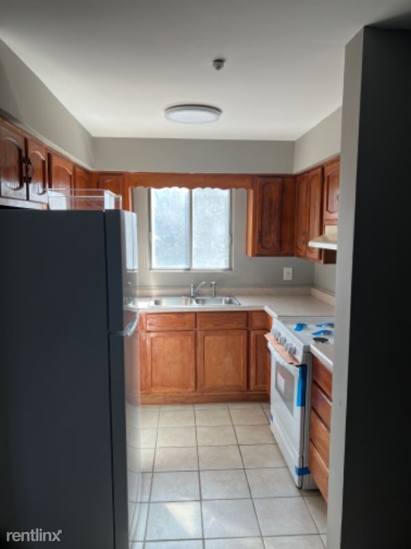 713 W 65th - Photo 1