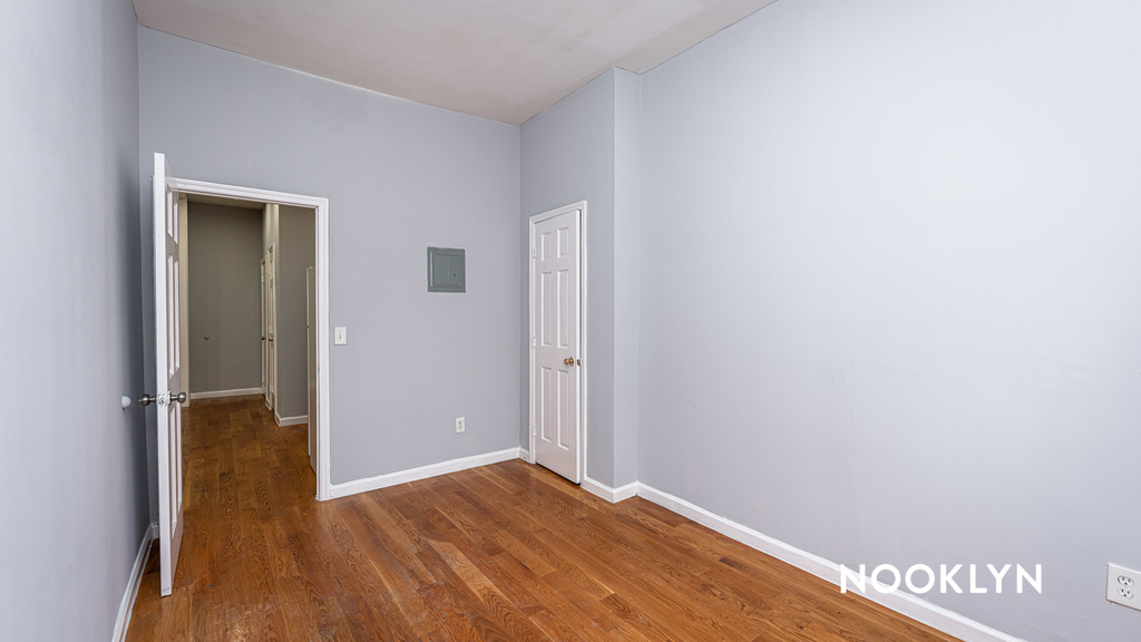 901 Willoughby Avenue - Photo 13