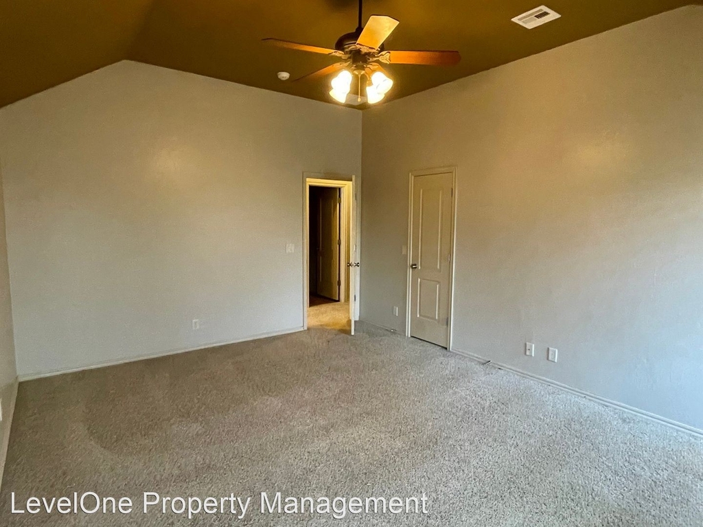 3608 Oakridge Circle - Photo 9