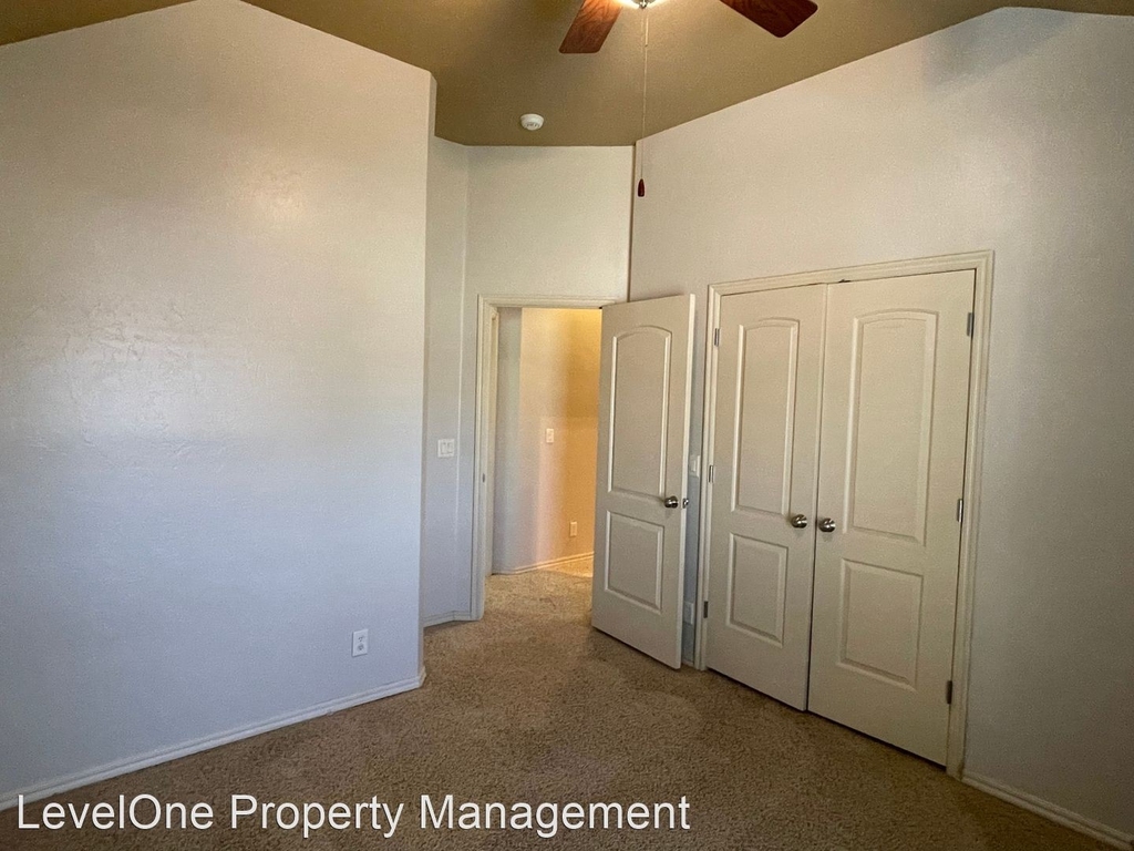 3608 Oakridge Circle - Photo 16