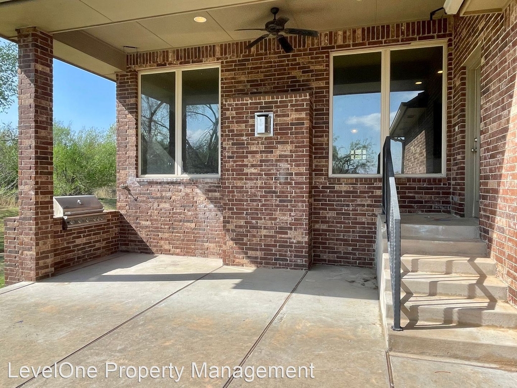 3608 Oakridge Circle - Photo 18