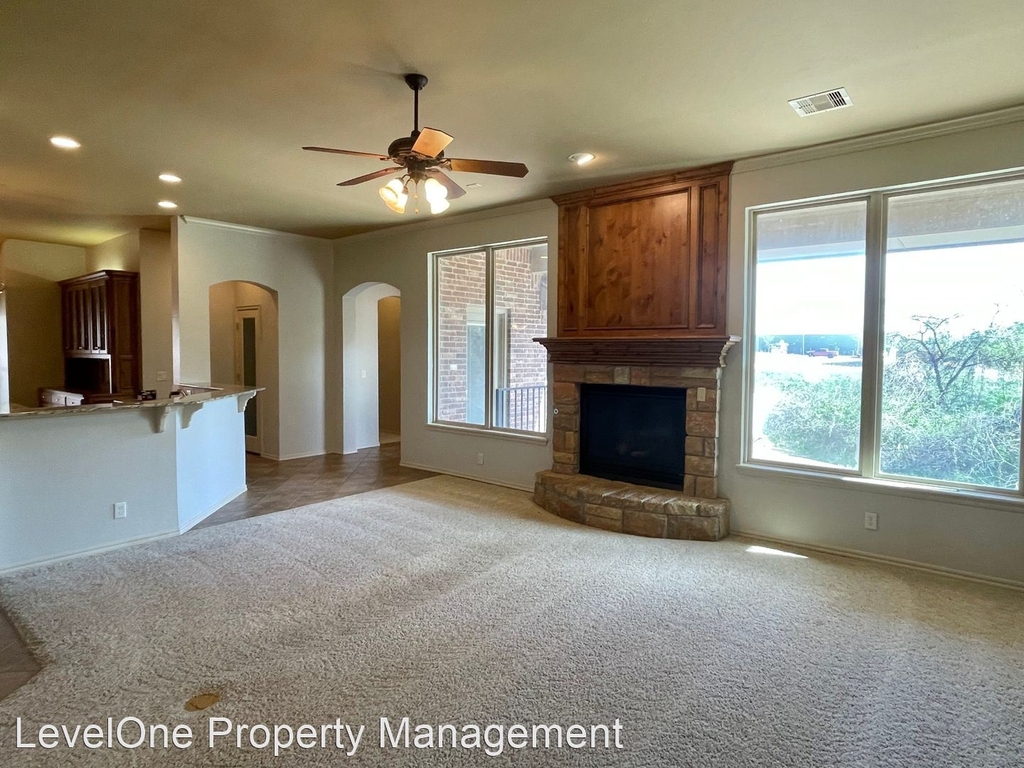 3608 Oakridge Circle - Photo 4