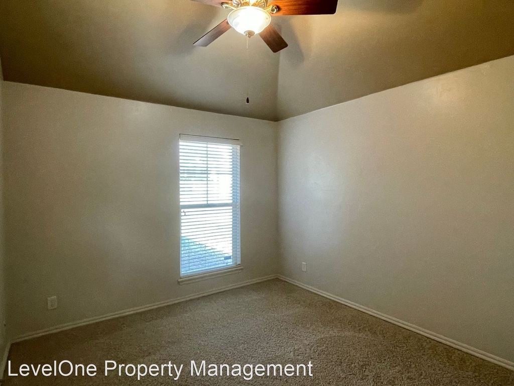 3608 Oakridge Circle - Photo 15